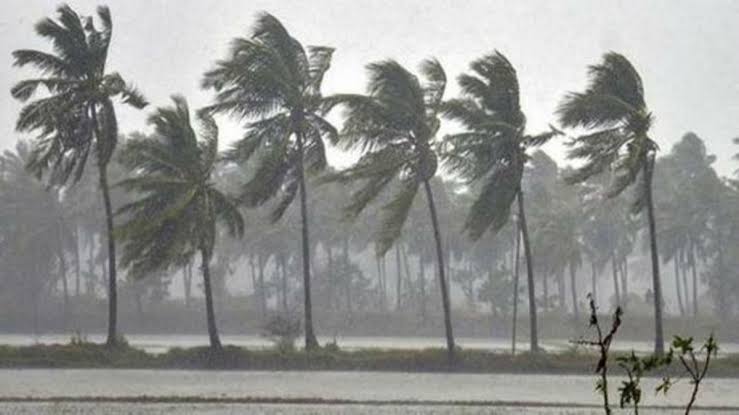 കേരളത്തിന് ‘മോന്ത’ ചുഴലിക്കാറ്റ് ഭീഷണി. അതിതീവ്ര ന്യൂനമര്ദ്ദം ഒക്ടോബര് 27 ന് ചുഴലിക്കാറ്റായേക്കും