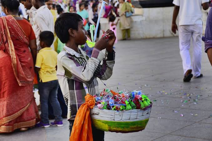 കേട്ടറിവില് നിന്നോ കണ്ടറിവില് നിന്നോ കിട്ടാത്ത ചില തിരിച്ചറിവുകള് അനുഭവങ്ങളില് നിന്നും ലഭിക്കും