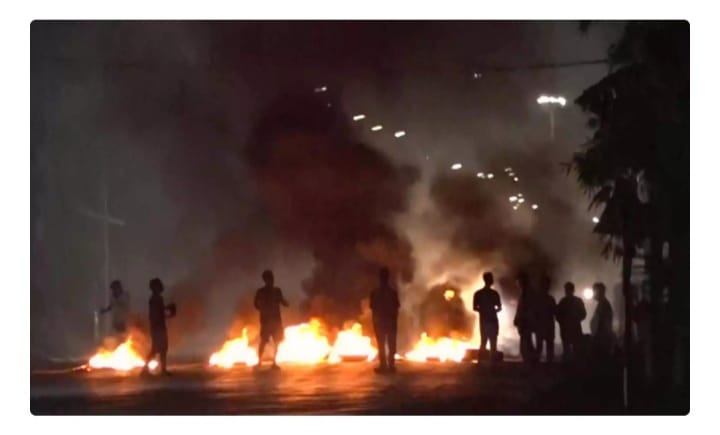 മണിപ്പൂർ വീണ്ടും സംഘർഷഭരിതം;ക്രൈസ്തവ ദേവാലയങ്ങൾക്കും മന്ത്രി മന്ദിരങ്ങൾക്കും തീയിട്ടു