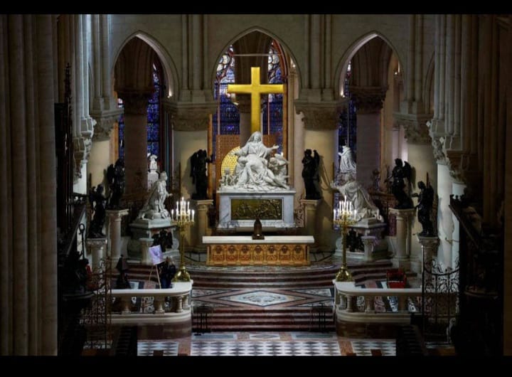 യേശുവിന്റെ മുള്‍മുടിയും തിരുക്കച്ചയും: നോത്രദാം പള്ളി വീണ്ടും തുറക്കുന്നു; നവീകരിച്ചത് 7463 കോടിക്ക്