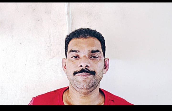 വൈദിക വേഷവും പ്രാർത്ഥനയും;കാര്യം കാണാൻ തട്ടിപ്പിൻെറ പുതിയ വേർഷൻ