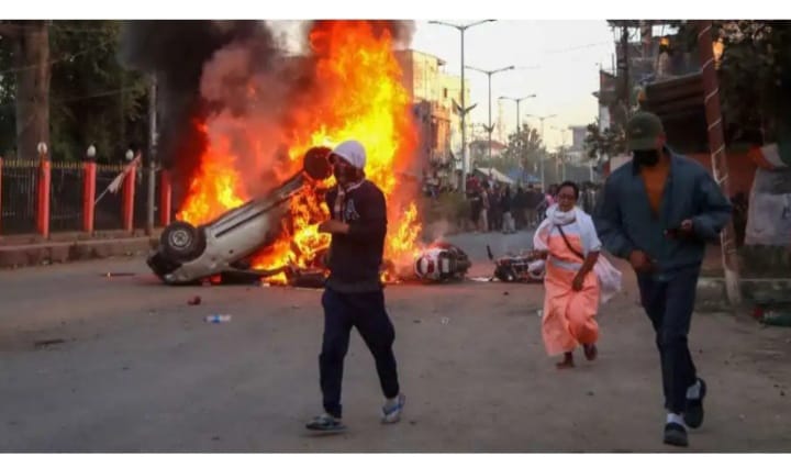 മണിപ്പൂർ സംഘർഷം;കുക്കികളെ ഭീകര സംഘടനയായി പ്രഖ്യാപിക്കണമെന്ന് മണിപ്പൂർ സർക്കാർ