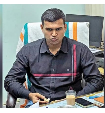 സർട്ടിഫിക്കറ്റ് നൽകുന്നതിന് 20 പേരിൽനിന്ന് 20,000 രൂപ കൈക്കൂലി; കേന്ദ്ര അസി. ലേബർ കമ്മിഷണർ പിടിയിൽ