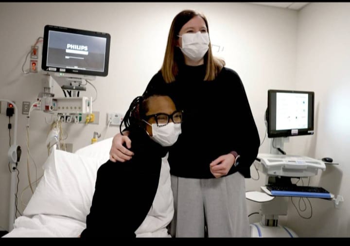 ഒരു വൃക്ക അമ്മയ്ക്ക് നൽകി, രണ്ടാമത്തെ വൃക്ക തകരാറിലായതോടെ ജനിതക മാറ്റം വരുത്തിയ പന്നിയുടെ വൃക്ക സ്വീകരിച്ച് 53 കാരി; പരീക്ഷണം വിജയമെന്ന് അധികൃതര്‍