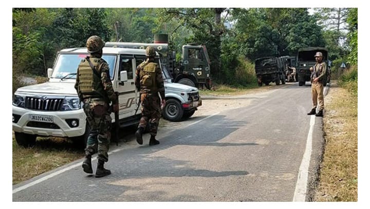 ജമ്മു കശ്മീരിലെ കുല്‍ഗാമില്‍ ഭീകരരും സൈന്യവും തമ്മിൽ ഏറ്റുമുട്ടല്‍; 5 ഭീകരരെ വധിച്ചു