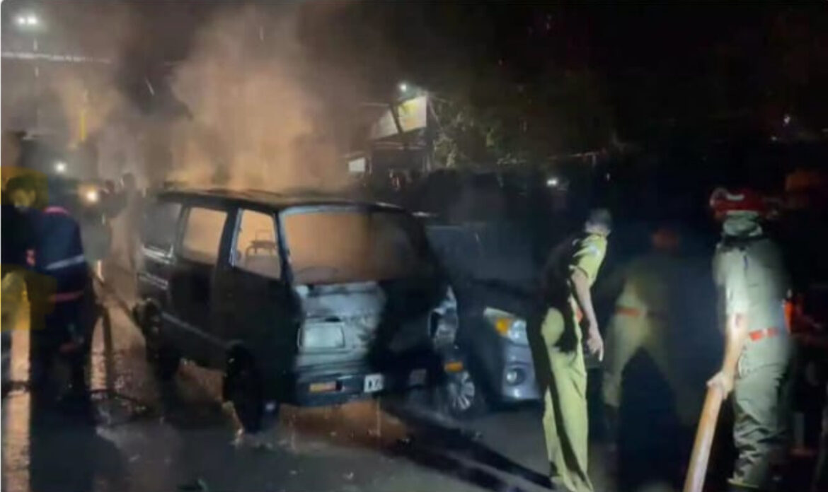 കൊല്ലത്ത് നടുറോഡിൽ ഭാര്യയെ പെട്രോളൊഴിച്ച് കത്തിച്ചുകൊന്നു