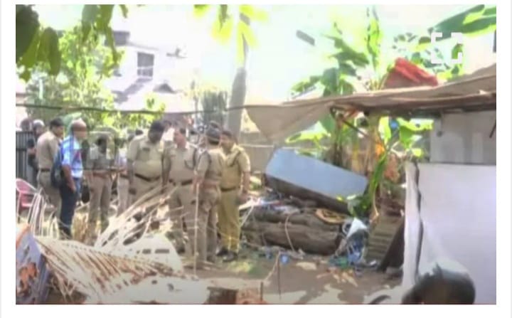 അമ്മയെ മകൻ (കൊന്ന്?) കുഴിച്ച് മൂടി; ദൂരൂഹത, മകൻ കസ്റ്റഡിയിൽ