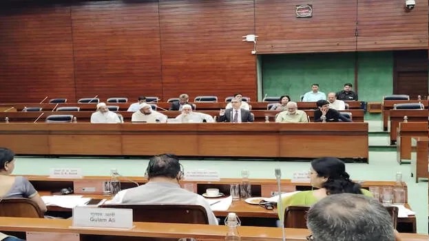 വഖഫ് ഭേദഗതി ബില്ലിന് .പി.സി അംഗീകാരം: മുസ്ലിം കേന്ദ്രീകൃത സ്വഭാവം മാറും