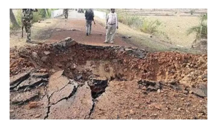 ഛത്തീസ്ഗഡിൽ നക്‌സൽ ആക്രമണം; 9 സുരക്ഷാ ഉദ്യോഗസ്ഥർ കൊല്ലപ്പെട്ടു
