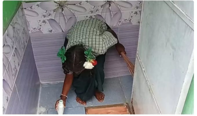 സ്കൂളിലെ ടോയ്ലറ്റ് വൃത്തിയാക്കുന്നത് ആദിവാസി വിദ്യാർത്ഥികളെ കൊണ്ട്; വൻ പ്രതിഷേധം, പ്രിൻസിപ്പലിന് സസ്പെൻഷൻ