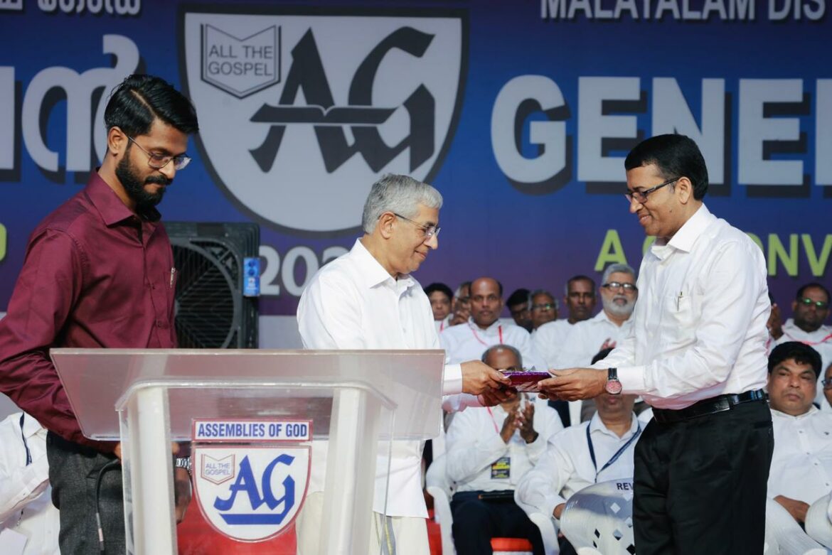 ജെറമി ഐസക്ക് രചിച്ച ‘The Real Life Gems’ എന്ന പുസ്തകം പ്രകാശനം ചെയ്തു