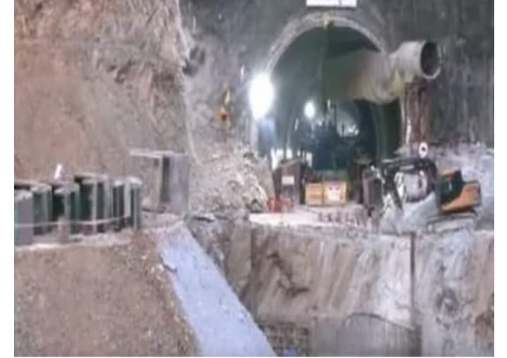 തെലങ്കാനയില്‍ നിര്‍മാണത്തിലിരിക്കുന്ന ടണല്‍ തകര്‍ന്നു; നിരവധി പേര്‍ കുടുങ്ങിക്കിടക്കുന്നതായി സംശയം