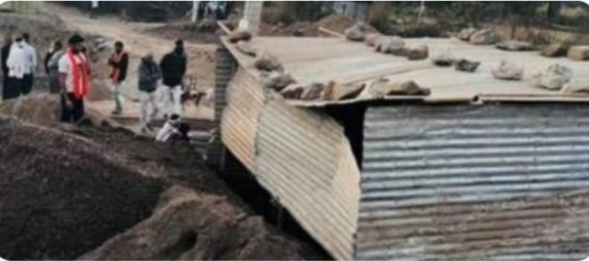 മഹാരാഷ്ട്രയിലെ ജൽനയിൽ ടിപ്പറിൽ നിന്ന് ഇറക്കിയ മണ്ണിനടിയില്‍പ്പെട്ട് അഞ്ച് തൊഴിലാളികള്‍ക്ക് ദാരുണാന്ത്യം