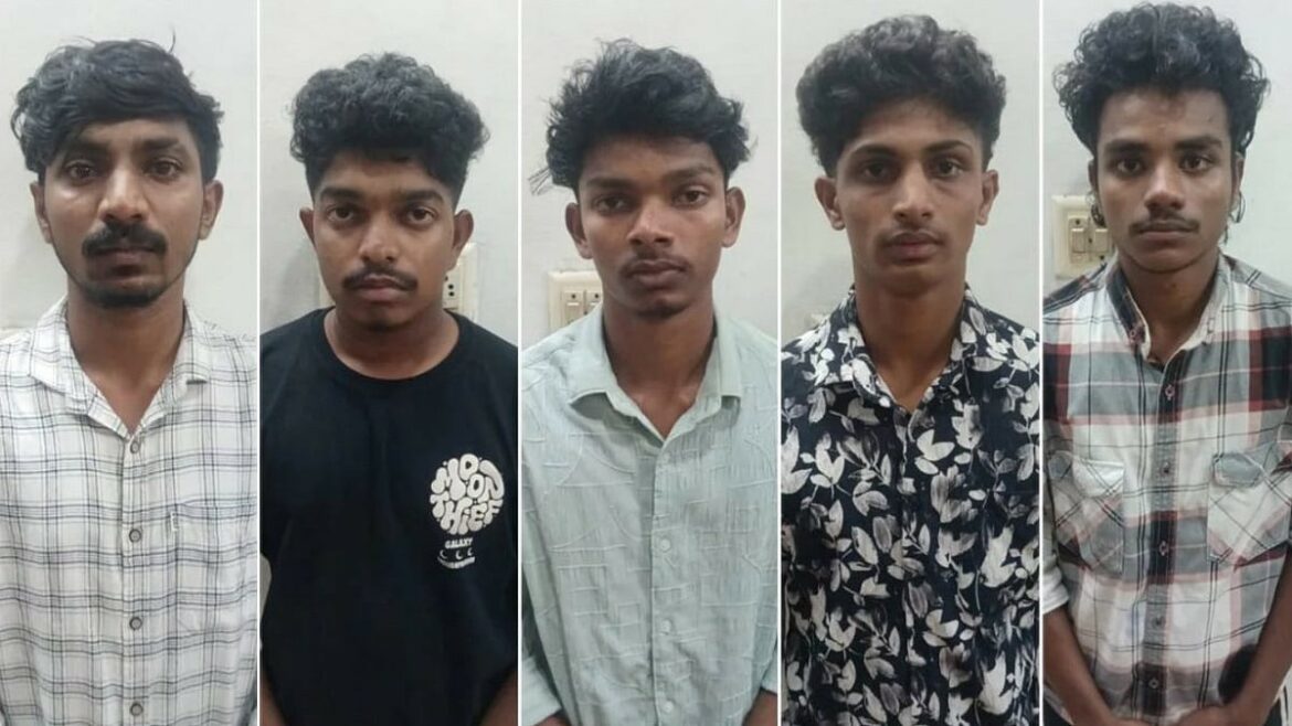 ഹോസ്റ്റല്‍ മുറിയില്‍ കത്തിയും കരിങ്കല്‍ കഷ്ണങ്ങളും കണ്ടെത്തി; അതിക്രൂര റാഗിങില്‍ 4 വിദ്യാര്‍ഥികള്‍ കൂടി പരാതി നല്‍കി