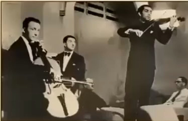 ഓൾ ഇന്ത്യ റേഡിയേയുടെ സ്റ്റേഷൻ തുറക്കുമ്പോൾ കേൾക്കുന്ന ഗാനം ആരുടേത്?