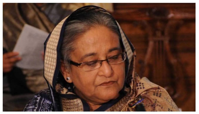 ഷെയ്ഖ് ഹസീനയടക്കം 12 പേര്‍ക്കെതിരെ റെഡ് നോട്ടീസ്; ആവശ്യവുമായി ഇന്റര്‍പോളിനെ സമീപിച്ച് ബംഗ്ലാദേശ്