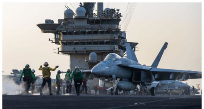 യുഎസ് വിമാനവാഹിനി കപ്പലിൽ നിന്നും ശതകോടികളുടെ യുദ്ധവിമാനം ചെങ്കടലിൽ വീണു