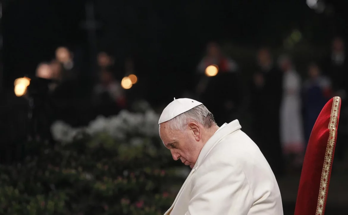 ഫ്രാന്‍സിസ് മാര്‍പാപ്പ: ആഡംബരത്തെ ഒരു കൈ അകലെ നിര്‍ത്തിയ മനുഷ്യ സ്‌നേഹി