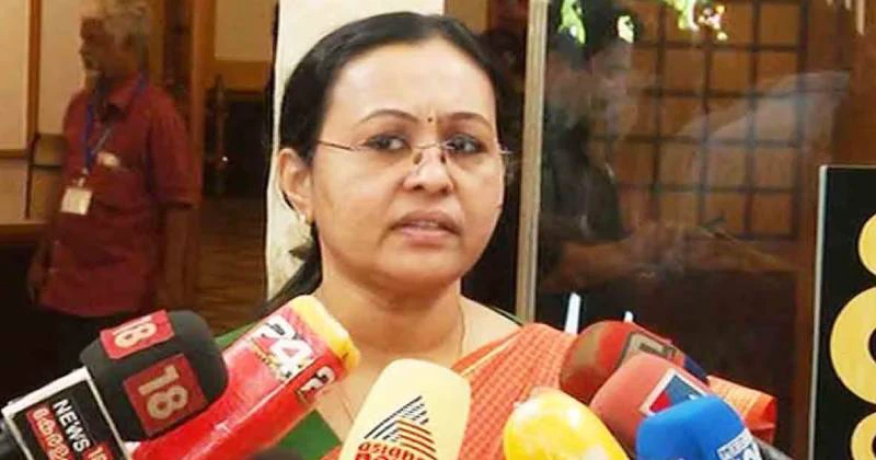സംസ്ഥാനത്ത് മൂന്ന് കോവിഡ് മരണം; രോഗികളും പ്രായമായവരും പൊതുസ്ഥലത്ത് പോകുമ്പോള് മാസ്ക് ധരിക്കണം; വിശദീകരിച്ച് ആരോഗ്യമന്ത്രി