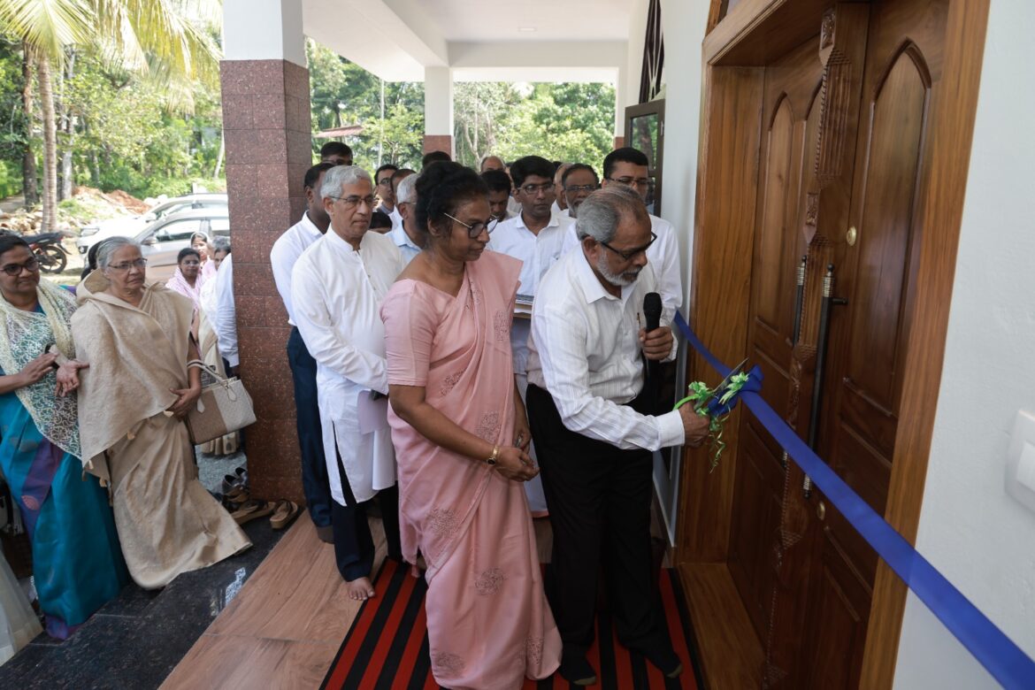ബഥേൽ ബൈബിൾ കോളേജിൽ നിർമ്മിച്ച പുതിയ ചാപ്പലിന്റെ സമർപ്പണ ശുശ്രൂഷ നടത്തി