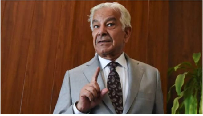 ‘സിന്ധു നദിക്ക് കുറുകെ ഉണ്ടാക്കുന്ന എന്ത് നിര്‍മിതിയും ഞങ്ങള്‍ തകര്‍ക്കും’; ഇന്ത്യക്കെതിരെ വീണ്ടും ഭീഷണിയുമായി പാക് പ്രതിരോധ മന്ത്രി