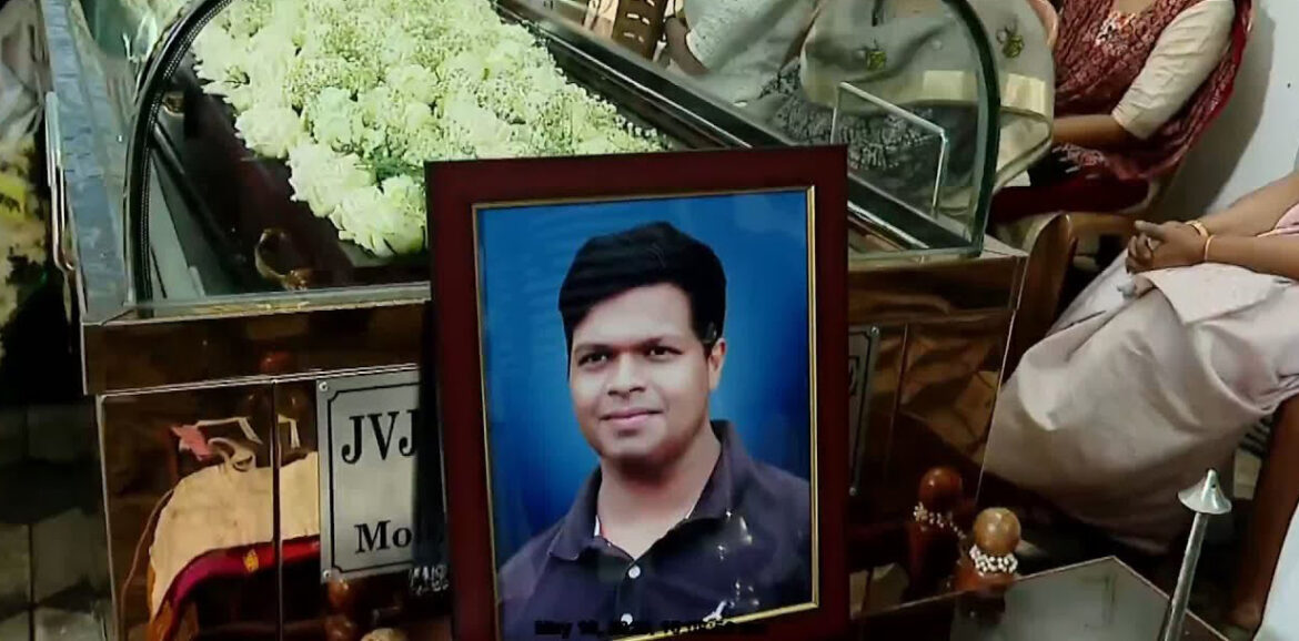 നെടുമ്പാശ്ശേരി എയർപോർട്ടിൽ കാവൽക്കാരായ’ മനുഷ്യ മൃഗങ്ങൾ’
