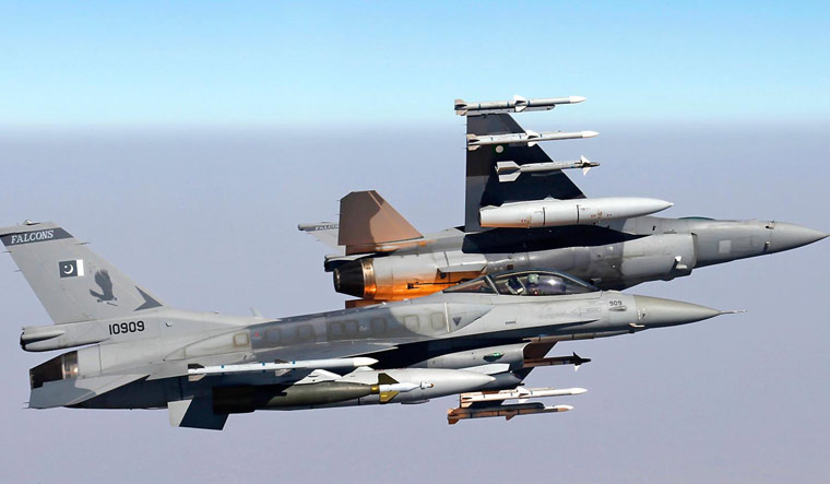 അമേരിക്കയുടെ F16 ഉൾപ്പെടെ 3 വിമാനങ്ങൾ ഇന്ത്യ വെടിവെച്ചിട്ടു; പാക്കിസ്ഥാനിൽ നിന്നും വിട്ട 50 ഡ്രോണുകൾ ഇന്ത്യ തകർത്തു