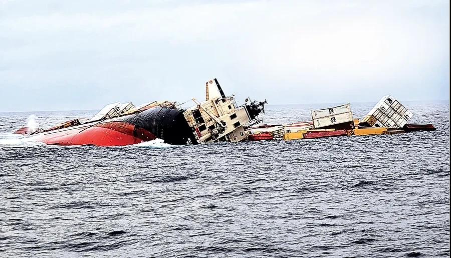 എംഎസ്സി കപ്പലപകടം; 1200 കോടിയുടെ നഷ്ടപരിഹാരം നല്കാന് ഹൈക്കോടതി ഉത്തരവ്