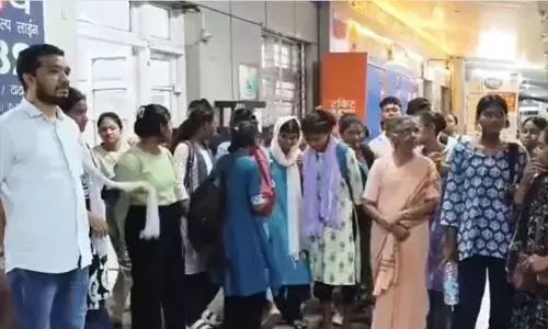 മതപരിവര്ത്തനമെന്ന് വിഎച്ച്പിയുടെ ആരോപണം: കന്യാസ്ത്രീയേയും 19 കുട്ടികളെയും തടഞ്ഞുവച്ച് പോലിസ്