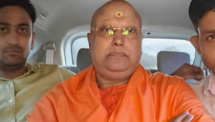 അറസ്റ്റിലായ സ്വയം പ്രഖ്യാപിത ആൾദൈവം സ്വാമി ചൈതന്യാനന്ദ സരസ്വതിയുടെ ഫോണിൽ നിന്ന് നിർണായക തെളിവുകൾ കണ്ടെത്തി