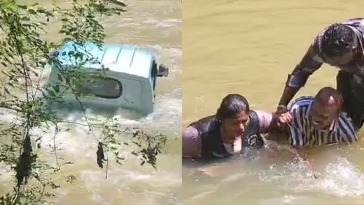 ഉദ്ഘാടനത്തിൽ ഫ്ലാഗ് ഓഫിനു പിന്നാലെ വടക്കാഞ്ചേരി നഗരസഭയുടെ വാഹനം നിയന്ത്രണം വിട്ട് പുഴയില് വീണു: അധ്യക്ഷനും ഓടിച്ചിരുന്ന യുവതിയും നീന്തി കയറി – VIDEO