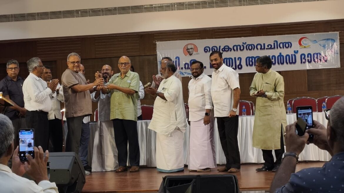 ജമാ-അത്തെ ഇസ്ലാമിയും മീഡിയാ വണ്ണുമാണോ ക്രൈസ്തവചിന്തയുടെ അവാർഡ് തീരുമാനിക്കുന്നത്: അഡ്വ. ജയശങ്കർ