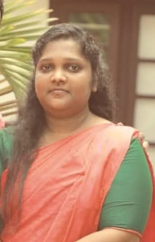 സ്കൂട്ടറിൽ സഞ്ചരിക്കവെ എതിരെ വന്ന ബൈക്ക് ഇടിച്ച് യുവതി മരിച്ചു