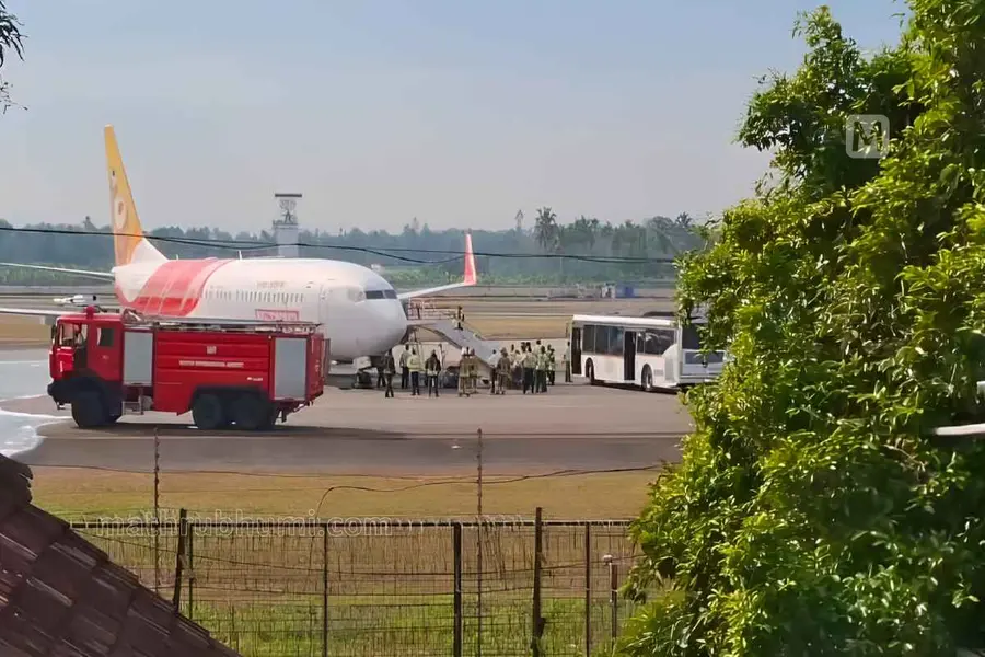 ജിദ്ദ-കോഴിക്കോട് വിമാനത്തിന് കൊച്ചിയില് അടിയന്തര ലാന്ഡിങ്; ടയറുകള് പൊട്ടി, ഒഴിവായത് വന്ദുരന്തം