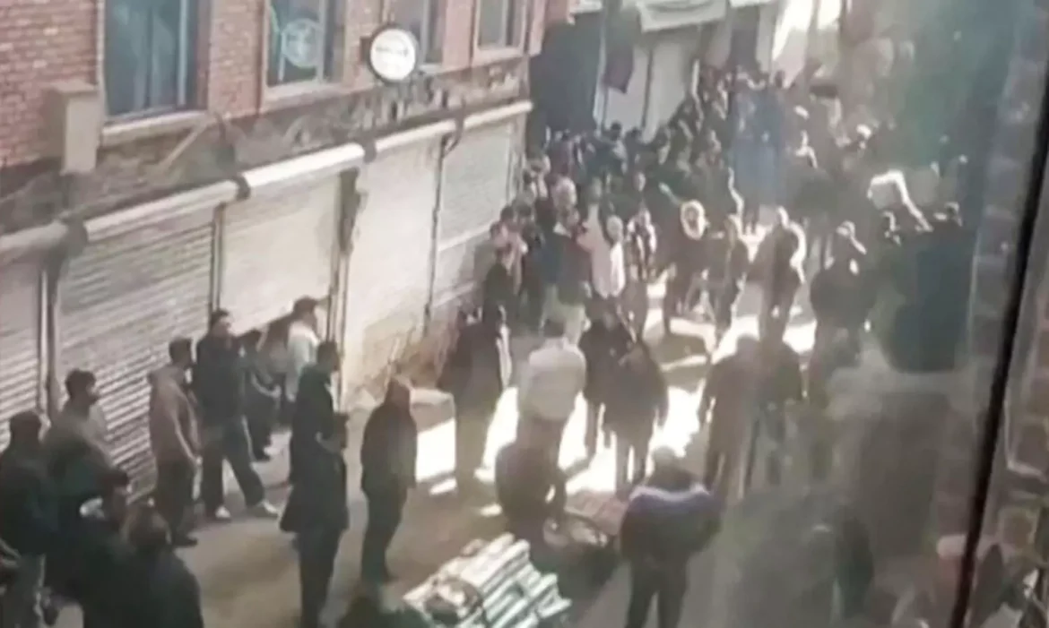 ഖമനേയിയെ പുറത്താക്കുമെന്ന് പ്രക്ഷോഭകര്‍; ഇറാനിൽ പ്രക്ഷോഭം കടുക്കുന്നു, 35 പേർ കൊല്ലപ്പെട്ടു