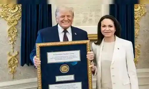 ഡോണള്‍ഡ് ട്രംപിന് സമാധാനത്തിനുള്ള നൊബേല്‍ പുരസ്‌കാരം കൈമാറി മരിയ കൊറിന മച്ചാഡോ