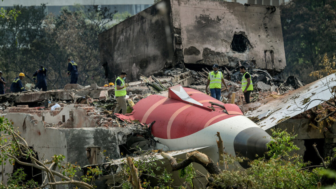 അഹമ്മദാബാദ് വിമാന ദുരന്തത്തിൻ്റെ കാരണം പൈലറ്റ് ബോധപൂര്‍വം രണ്ട് ഫ്യുവല്‍ സ്വിച്ചുകളും ഓഫാക്കിയതാണെന്ന് അന്വേഷണ റിപ്പോർട്ട്