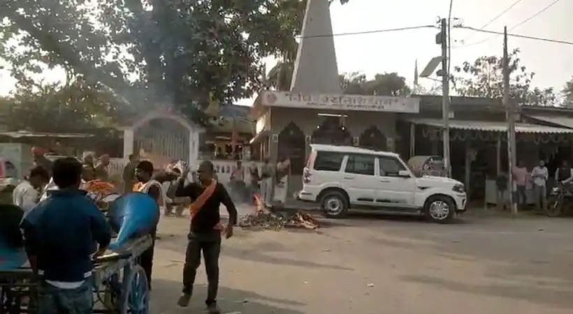 ബിഹാറില്‍ ജാതിയുടെ പേരില്‍ ക്രൂരത: ദളിത് വയോധികയുടെ മൃതദേഹം കൊണ്ടുപോകുന്നത് തടഞ്ഞു; സംസ്‌കാരം നടത്തിയത് റോഡില്‍