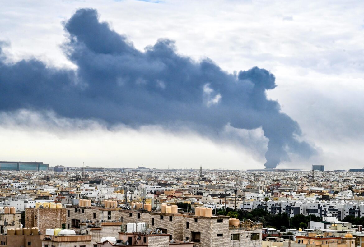 കുവൈത്തിലെ വൈദ്യുതി-ജല ശുദ്ധീകരണ പ്ലാന്റിനെ ലക്ഷ്യമിട്ട് ഇറാന്റെ വ്യോമാക്രമണം; ഒരു ഇന്ത്യക്കാരൻ കൊല്ലപ്പെട്ടു