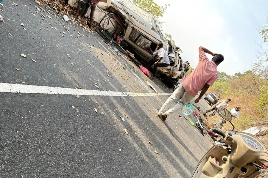 വാൽപ്പാറയിൽ ട്രാവലർ മറിഞ്ഞു; ഒമ്പത് മലയാളികൾക്ക് ദാരുണാന്ത്യം