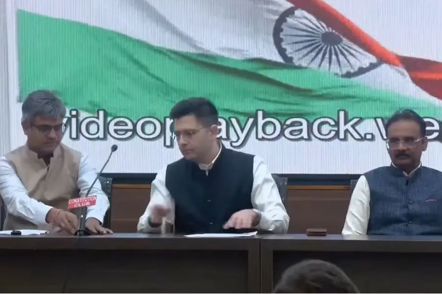 ആം ആദ്മിക്ക് കനത്ത തിരിച്ചടി; രാഘവ് ഛദ്ദ ബിജെപിയിലേക്ക്, അശോക് മിത്തലും സന്ദീപ് പാഠക്കും പാർട്ടിവിട്ടു