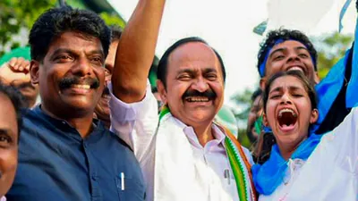 കേരളത്തിന് ‘പുതുയുഗ പിറവി’; പതിമൂന്നാമത് മുഖ്യമന്ത്രിയായി സത്യപ്രതിജ്ഞ ചെയ്ത് വിഡി സതീശൻ; 20 മന്ത്രിമാരും സത്യപ്രതിജ്ഞ ചെയ്തു