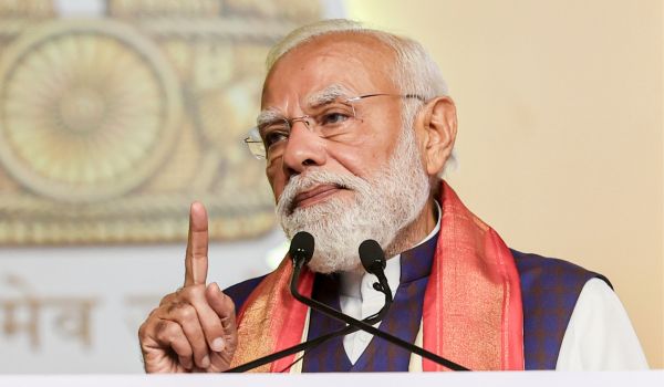 സ്കൂളുകള്‍ ഓണ്‍ലൈനാക്കണം, രാജ്യം വര്‍ക്ക്ഫ്രം ഹോമിലേക്ക് മാറുക; ആവര്‍ത്തിച്ച്‌ പ്രധാനമന്ത്രി