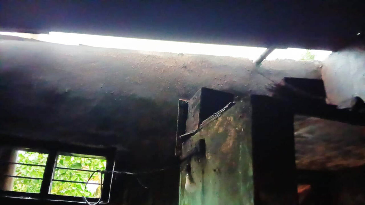 മുണ്ടക്കയത്ത് ശക്തമായ കാറ്റും മഴയും; പാസ്റ്ററുടെ വീടിൻ്റെ മേൽക്കൂര തകർന്നു