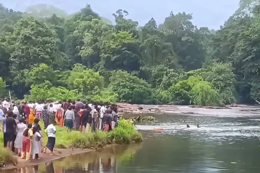 കോതമംഗലത്ത് മൂന്ന് വിദ്യാർഥികൾ മുങ്ങിമരിച്ചു; ദുരന്തം പുഴയിൽ കുളിക്കാനിറങ്ങിയപ്പോൾ