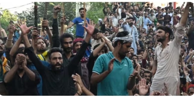 പാക് അധിനിവേശ കശ്മീരില്‍ വന്‍ സംഘര്‍ഷം; മുപ്പതിലധികം പേര്‍ കൊല്ലപ്പെട്ടു
