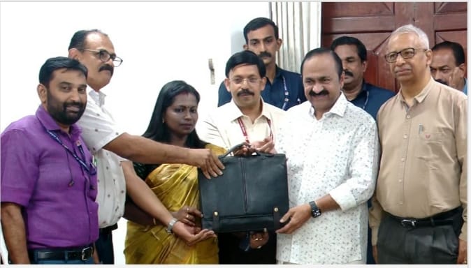 കന്നി ബജറ്റുമായി വിഡിഎസ്; വിസ്മയം കാത്ത് കേരളം