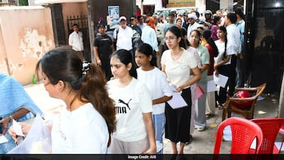 നീറ്റ് പരീക്ഷ-‘ഇത് ഇങ്ങനെയങ്ങ് മുന്നോട്ട് കൊണ്ടുപോകാൻ അനുവദിക്കില്ല’; സര്‍ക്കാറിനോട് സുപ്രീം കോടതി
