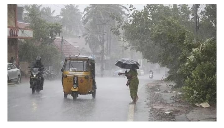 സംസ്ഥാനത്ത് വീണ്ടും അതിതീവ്ര മഴ മുന്നറിയിപ്പ്; എട്ട് ജില്ലകളിൽ റെഡ് അലേർട്ട്