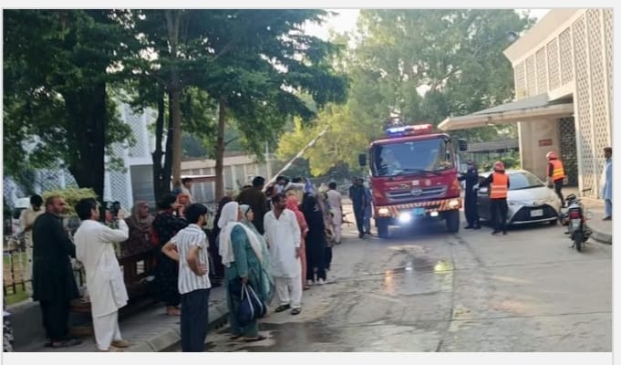 എസി കംപ്രസര്‍ പൊട്ടിത്തെറിച്ച് ആശുപത്രിയില്‍ തീപിടിത്തം; പാകിസ്ഥാനില്‍ 15 നവജാത ശിശുക്കള്‍ക്ക് ദാരുണാന്ത്യം